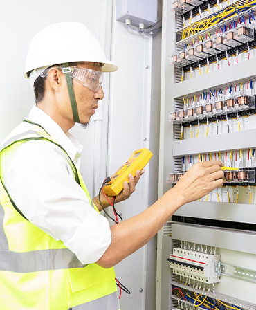 Electrician Troubleshooting Power Trip Problems